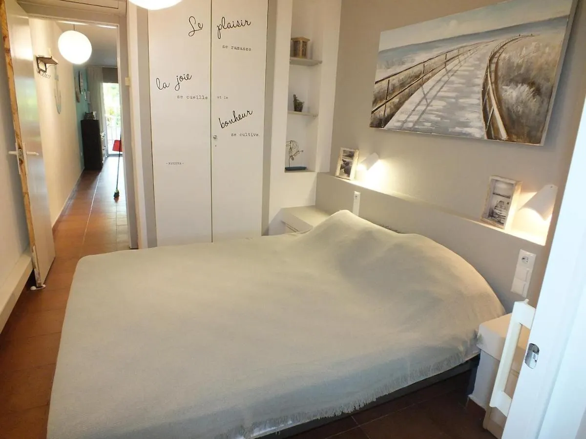 Apartamento En Planta Baja Con Piscina Comunitaria En Roses, Cerca De Playas Y Actividades - Es-204-47  Rosas