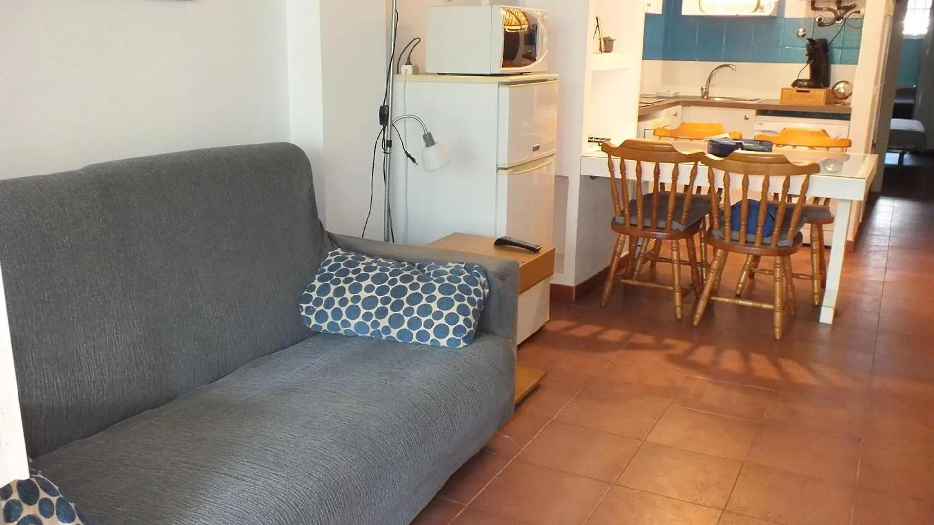Apartamento En Planta Baja Con Piscina Comunitaria En Roses, Cerca De Playas Y Actividades - Es-204-47