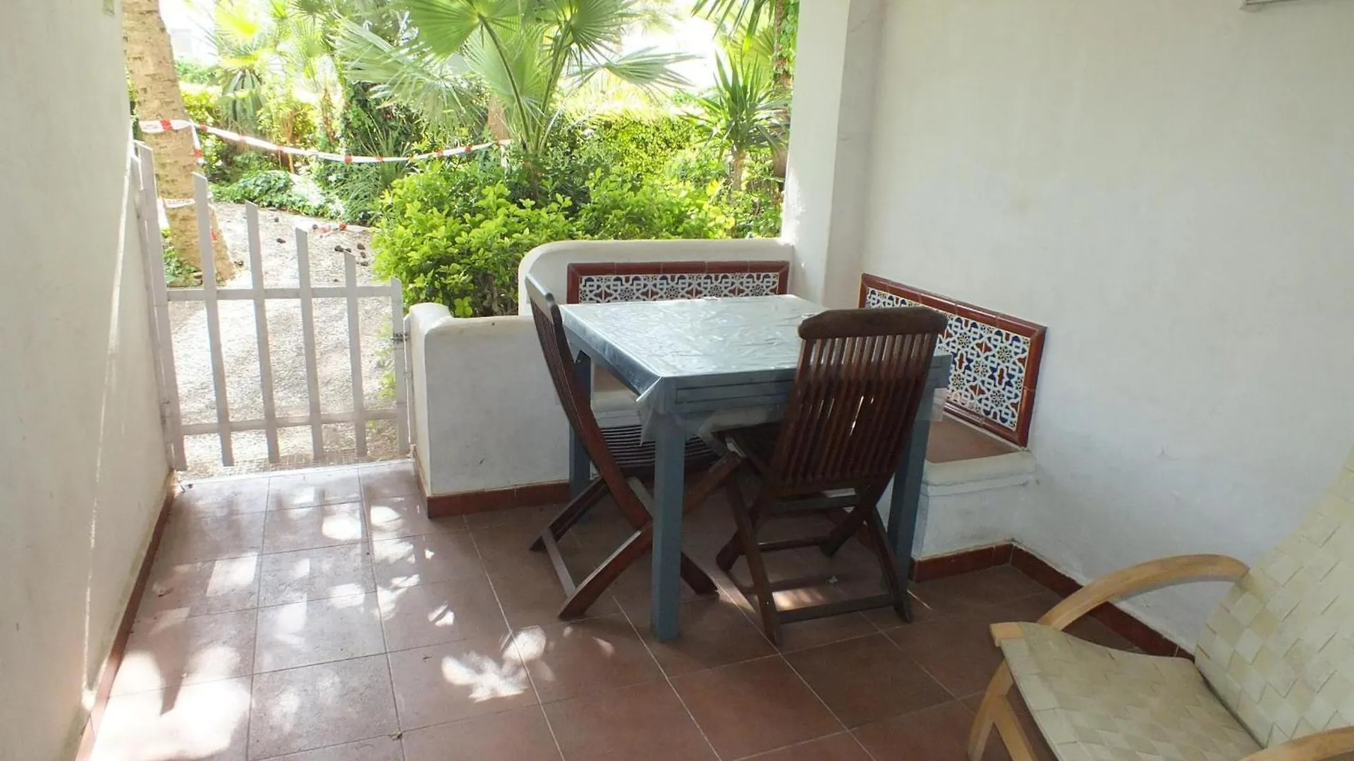 Apartamento En Planta Baja Con Piscina Comunitaria En Roses, Cerca De Playas Y Actividades - Es-204-47 Apartment Roses