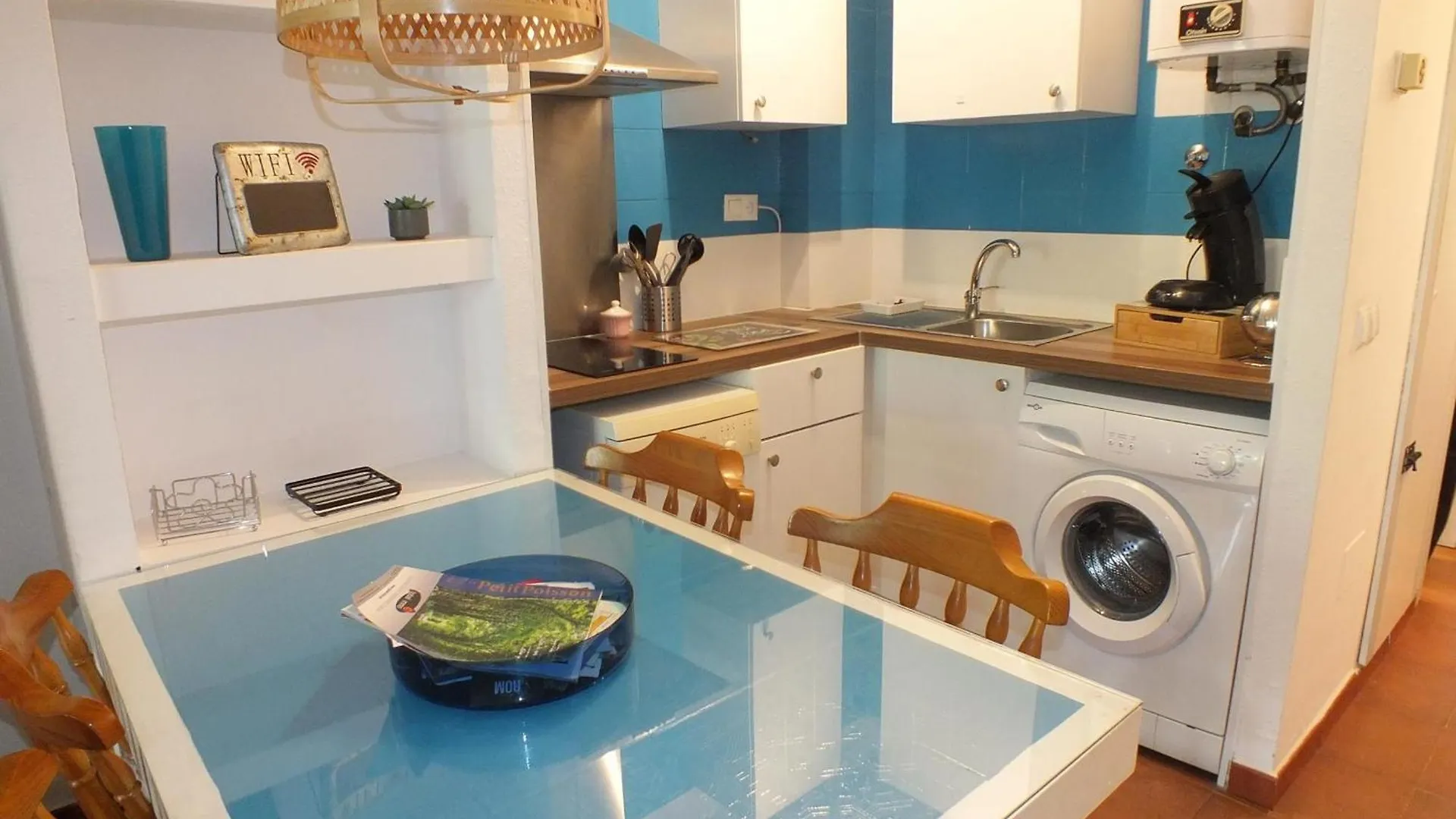 Apartamento En Planta Baja Con Piscina Comunitaria En Roses, Cerca De Playas Y Actividades - Es-204-47 0*, Roses Spain